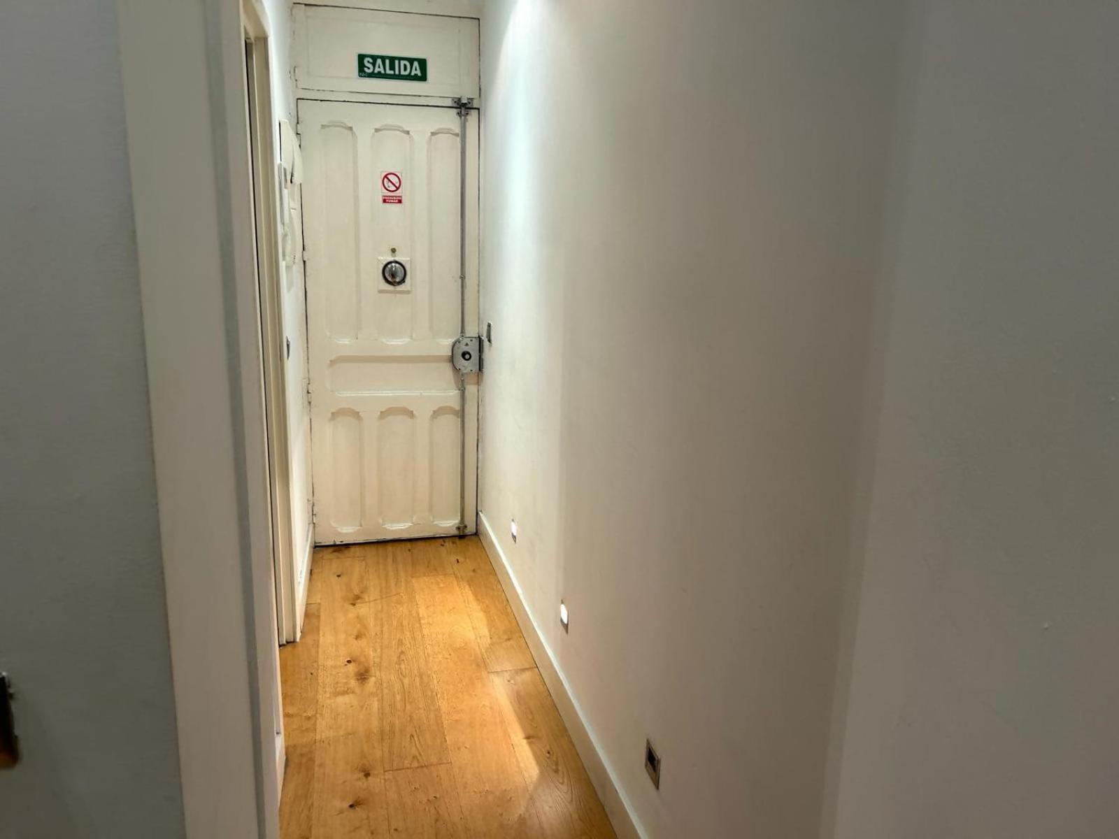 Estudio En Av De America Madrid Eksteriør billede